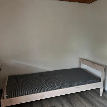 Basic Monteurzimmer Work & *