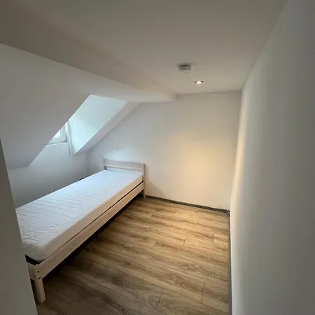 民宿 Basic Monteurzimmer Work & 肯普滕