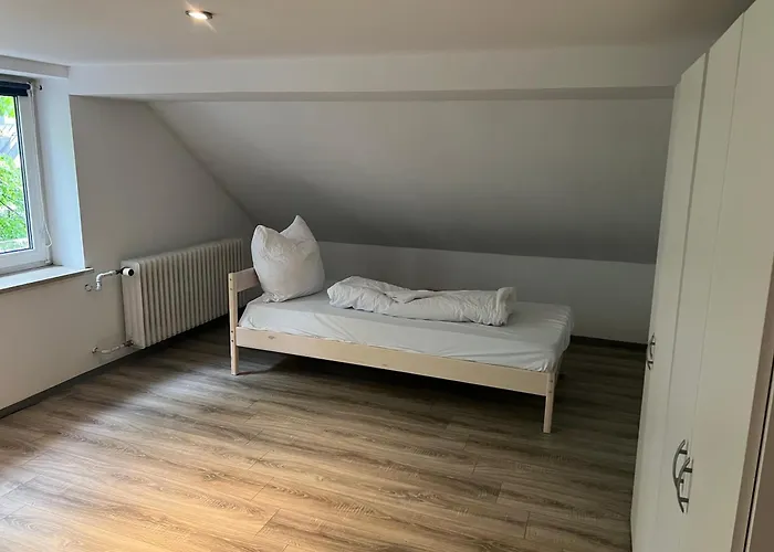 Basic Monteurzimmer Work & Habitación en casa particular *