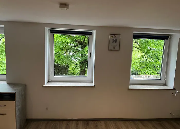 Basic Monteurzimmer Work & *