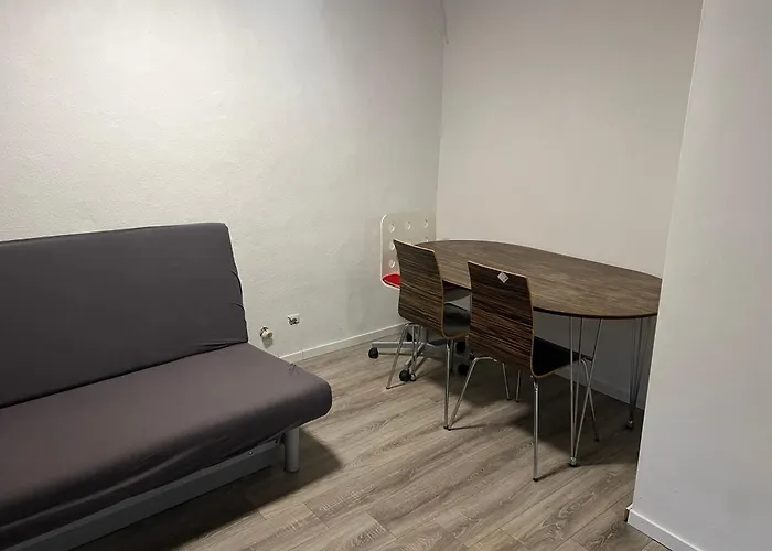 Basic Monteurzimmer Work & Habitación en casa particular *