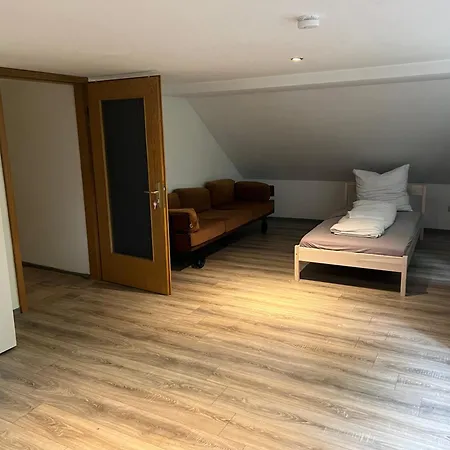 Basic Monteurzimmer Work & Κέμπτεν